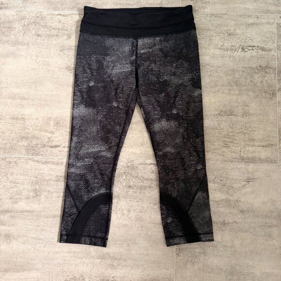 Lululemon RUN: Inspire Crop II *All Full-On Luxtreme, Sequin Snake, 21", Size 6 - Picture 6 of 15